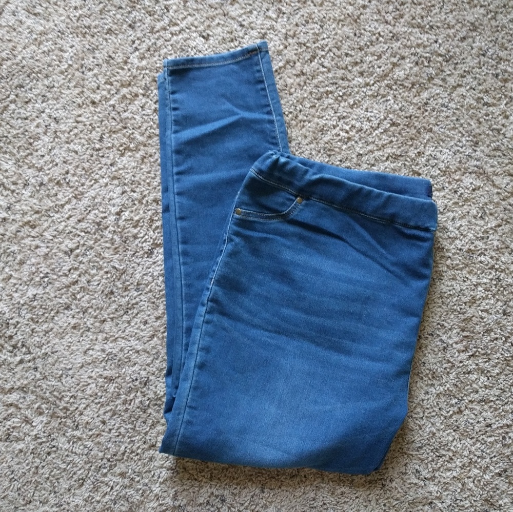 💥2/$10💥 Pull on Jeans
